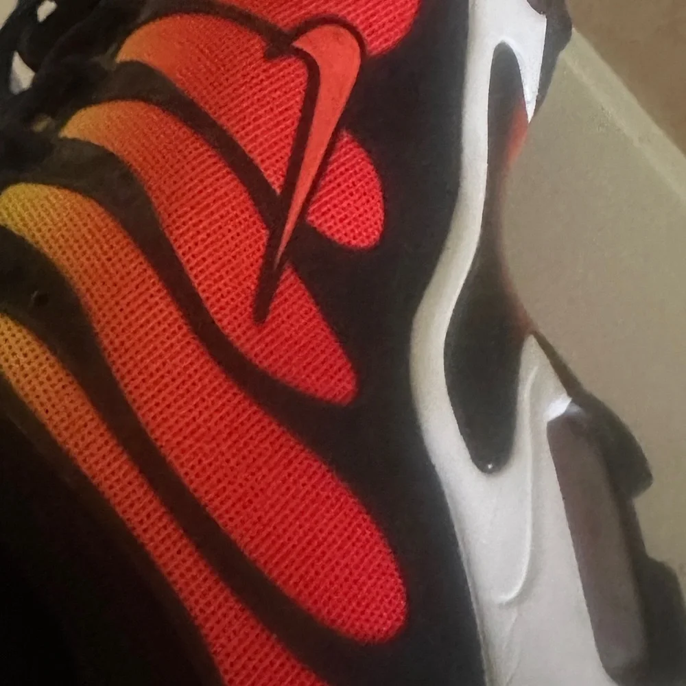Nike Air Max Plus TN Ultra Red-Orange Gradient with Black - Picture 3 of 4